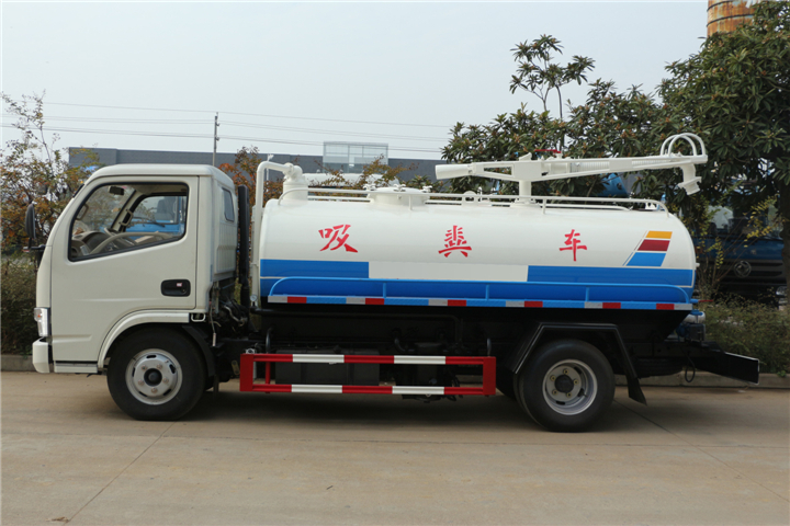 東風(fēng)小卡國(guó)五4.5方吸糞車
