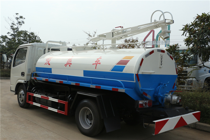 東風(fēng)小卡國(guó)五4.5方吸糞車