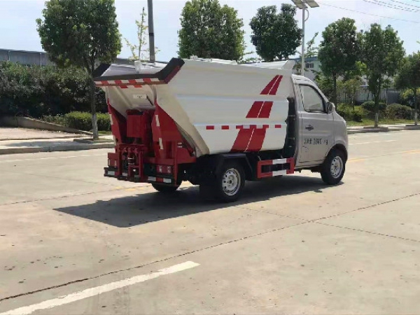 長(zhǎng)安國(guó)六3.5方無(wú)泄漏后掛桶壓縮垃圾車(chē)