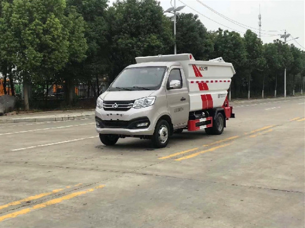 長(zhǎng)安國(guó)六3.5方無(wú)泄漏后掛桶壓縮垃圾車(chē)