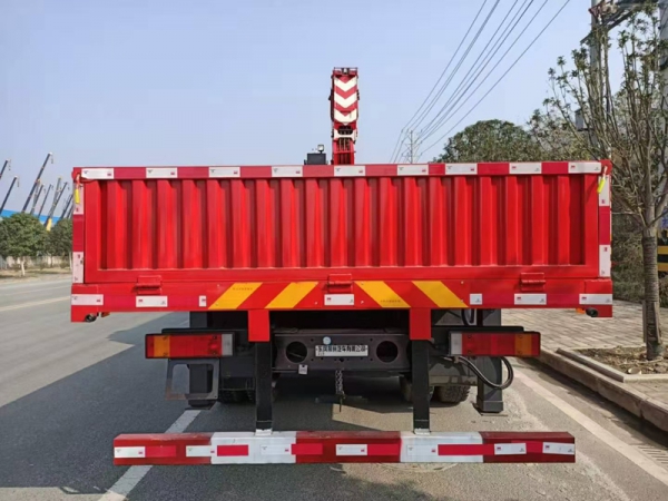 國(guó)六柳汽乘龍16-20噸隨車吊