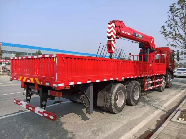 國(guó)六柳汽乘龍16-20噸隨車吊
